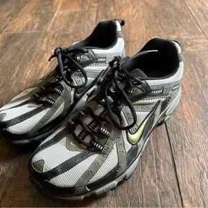 Nike Air Alvord Siries 10 Trail Running In Black and Grey For Men